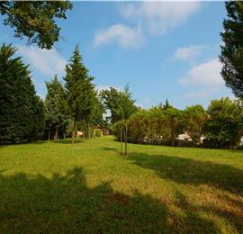 5 Bedroom Istrian Villa Estate with Large Pool and Gardens near Barban, Sleeps 12